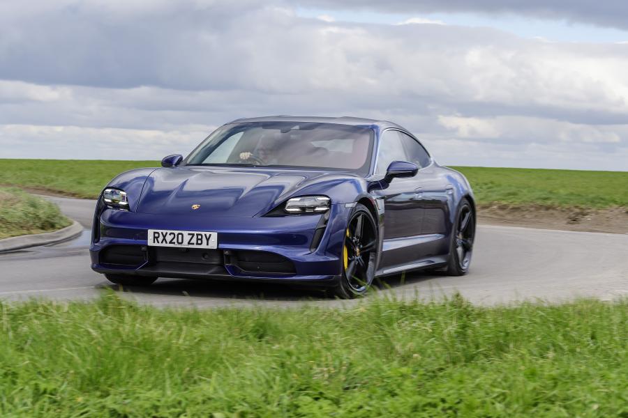  Porsche Taycan Turbo 2020 года  (UK) (фото 3 из 40)